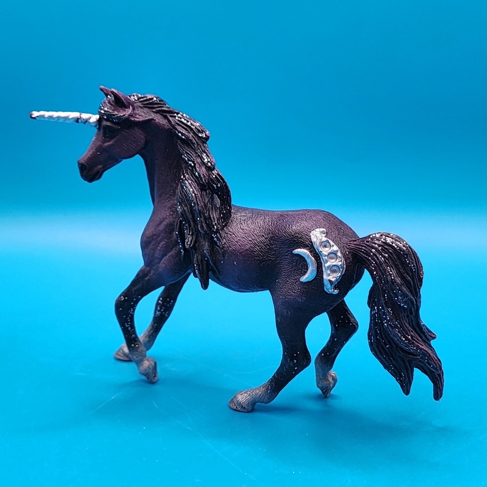 Schleich Bayala Moon Unicorn Horse Stallion Purple D-73527 Schw. Gmund